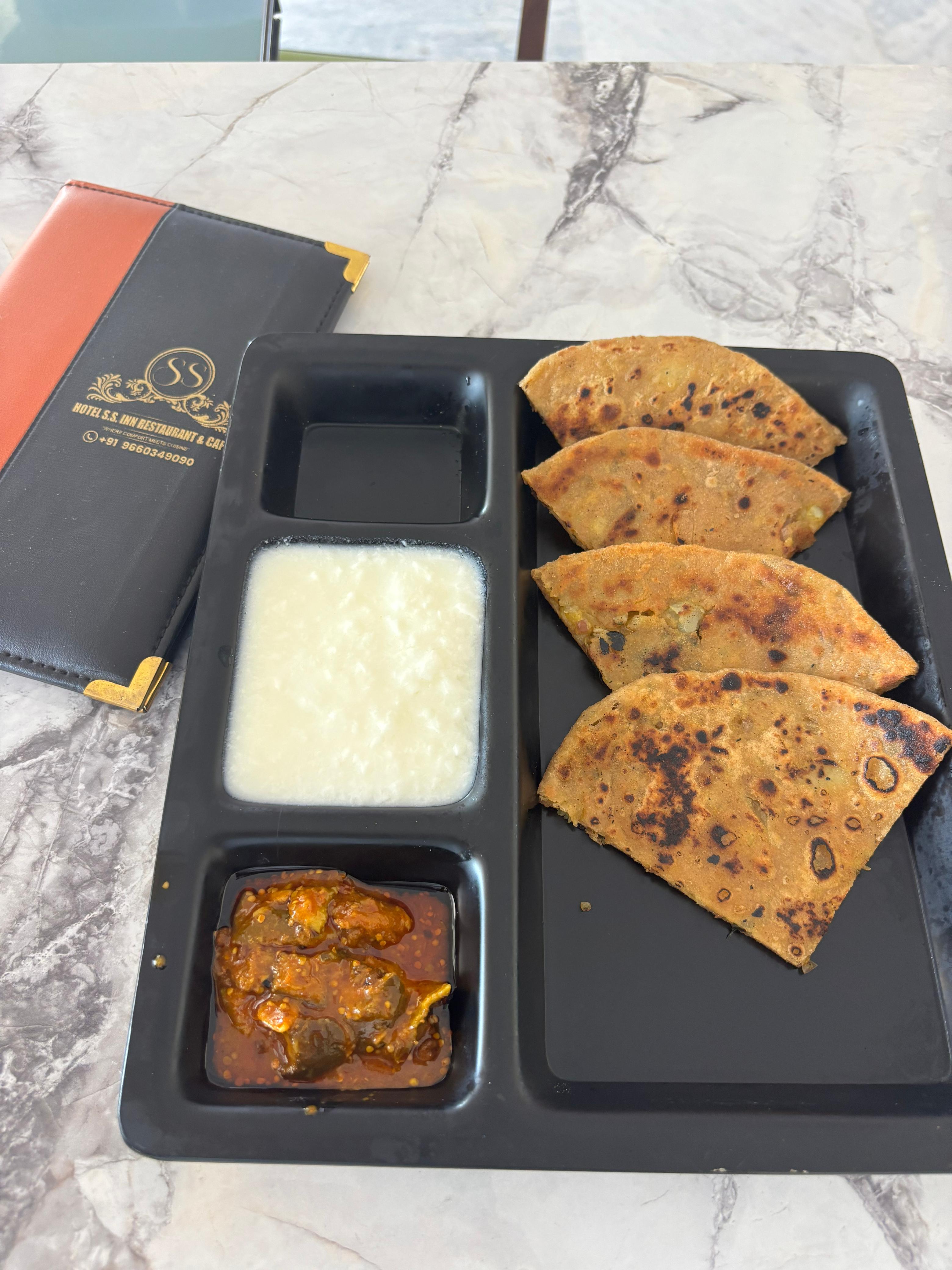 Hotel S.S. Inn Restaurant - Beautiful food presentation